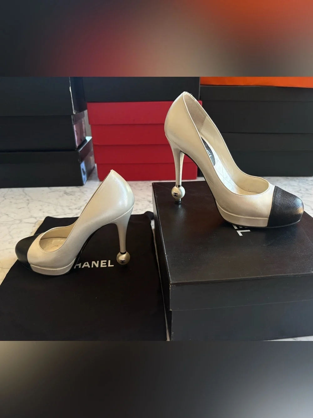 CHANEL IVORY AND BLACK CAPE, LEATHER PLATFORM PUMPS